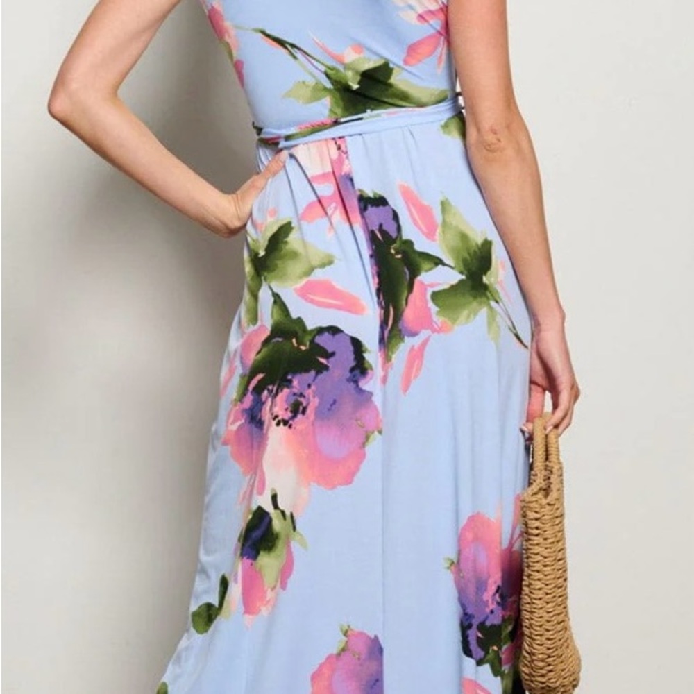 WOMEN'S SLEEVELESS SURPLICE SELF TIE ELASTIC WAIST FLORAL MAXI DRESS IN ICE BLUE - Picture 3 of 3